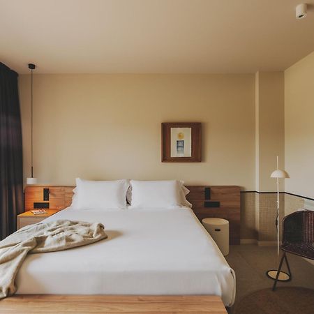 Hotel Spa Mediterraneo Park Roses Bagian luar foto
