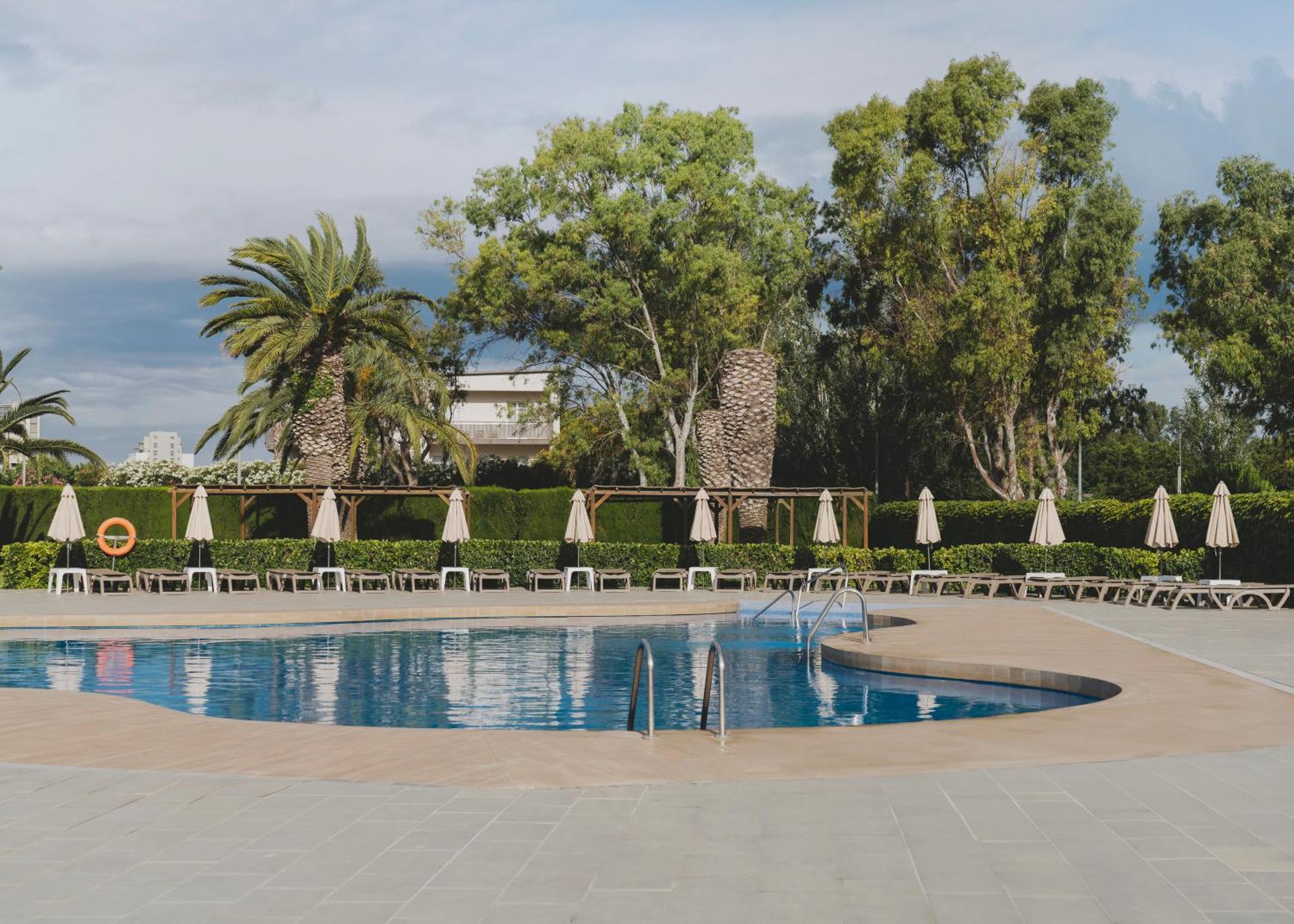 Hotel Spa Mediterraneo Park Roses Bagian luar foto