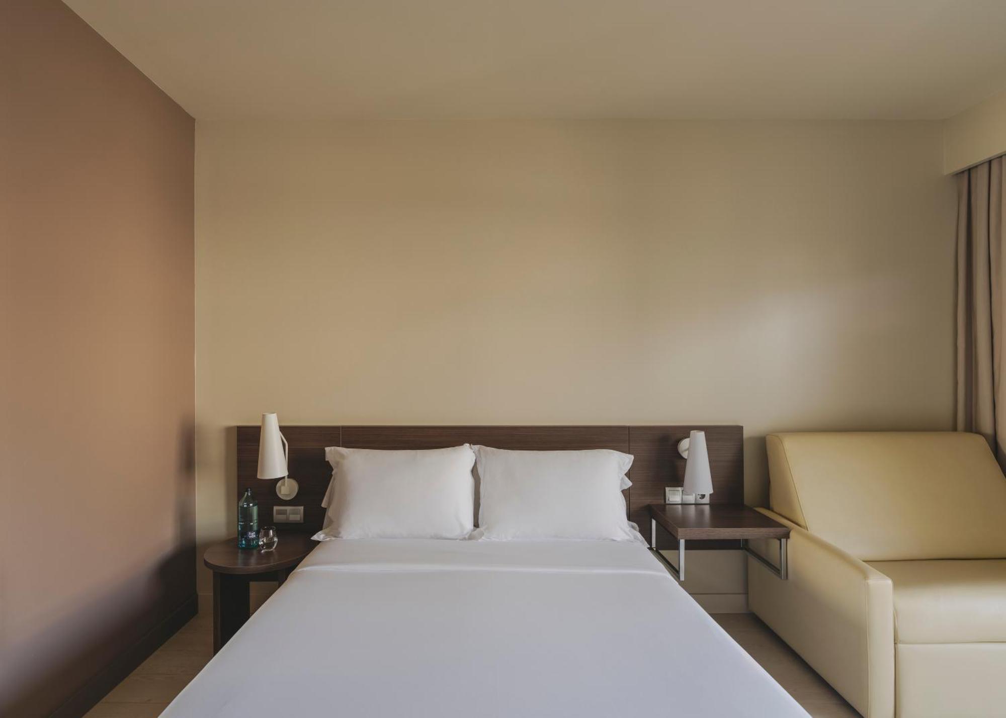 Hotel Spa Mediterraneo Park Roses Bagian luar foto