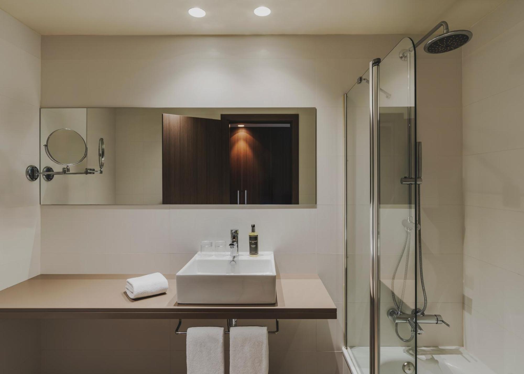 Hotel Spa Mediterraneo Park Roses Bagian luar foto