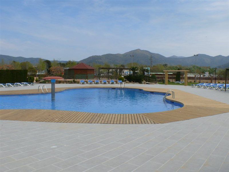 Hotel Spa Mediterraneo Park Roses Bagian luar foto