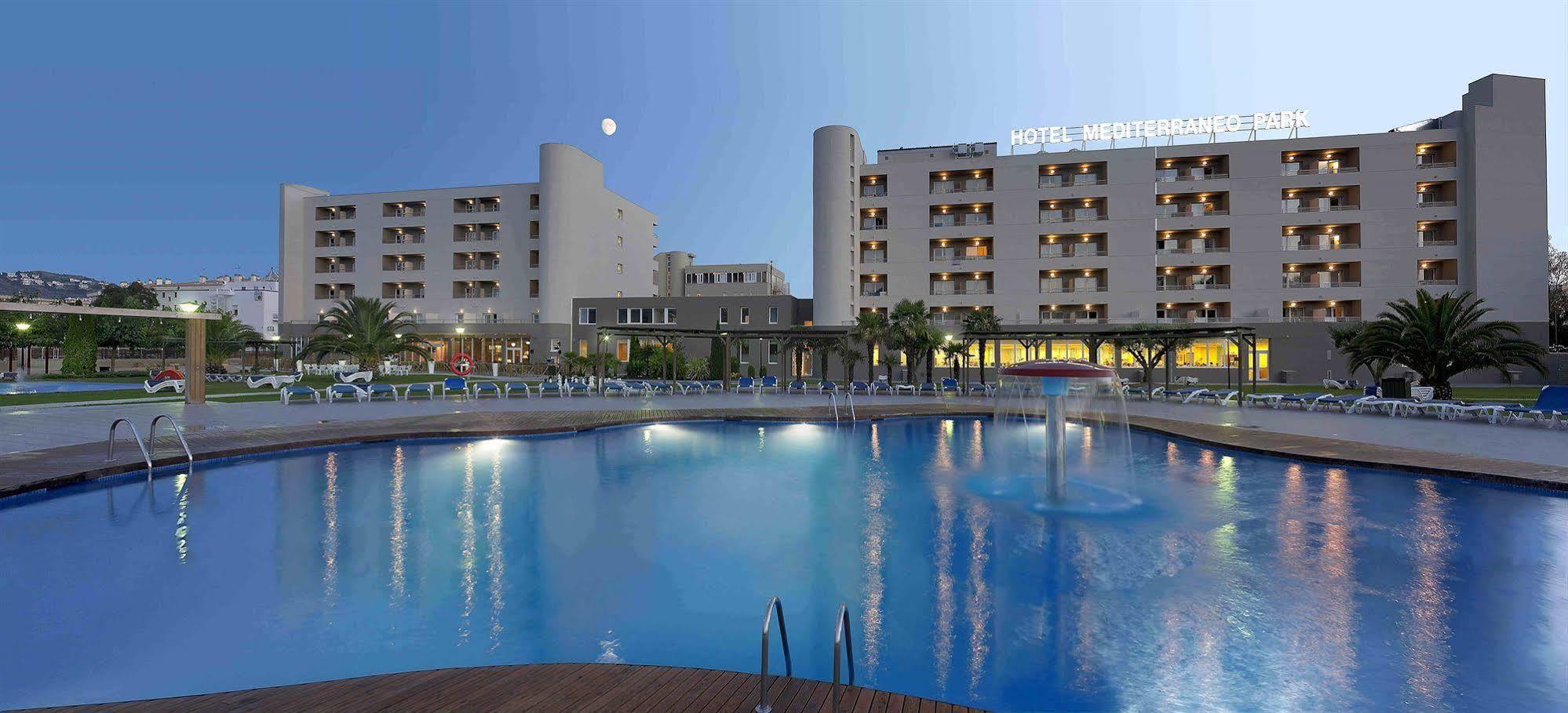 Hotel Spa Mediterraneo Park Roses Bagian luar foto